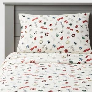 Marvel Comics Cream Superhero Kids Bedding Set - Pillowcase & Sheet